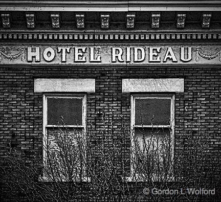 Hotel Rideau_DSCF3539bw.jpg - Photographed at Smiths Falls, Ontario, Canada.